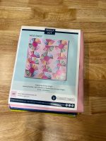 Mod Daisy Quilt Kit featuring Ruby & Bee solids by Windham fabrics. Pattern included - Image 2